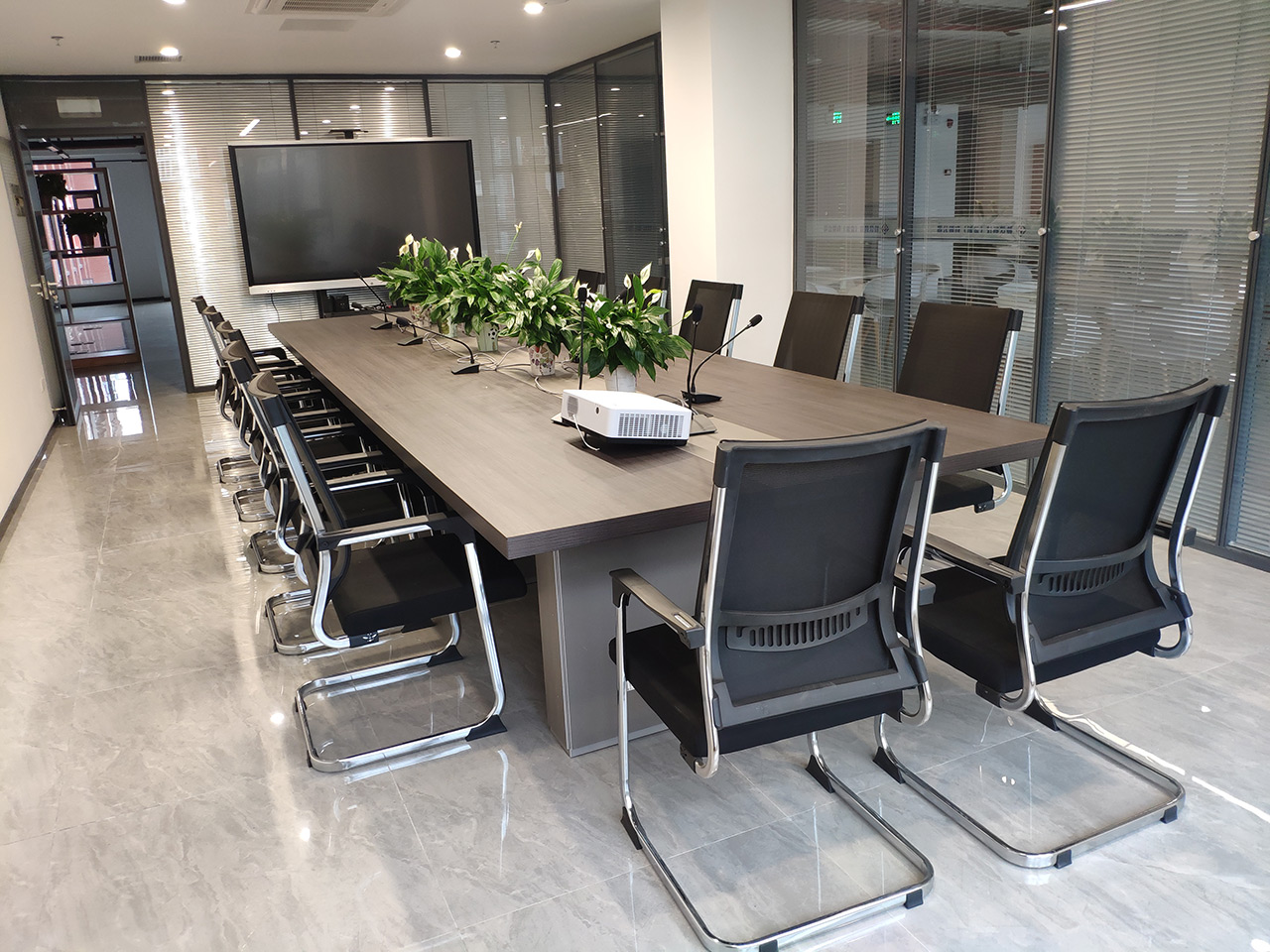 廠(chǎng)房(fáng)設備